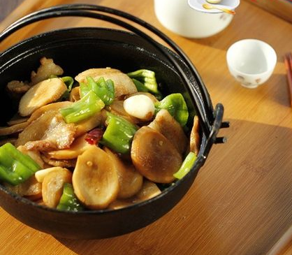 比肉好吃的素菜，干锅杏鲍菇，健康美味的家常素菜菜谱