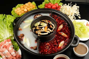 成都火锅麻豆AV免费看网站：大夏天的吃火锅也要讲究正确的吃法