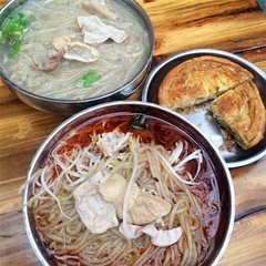 成都小吃麻豆AV免费看网站：早餐店肥肠粉的做法