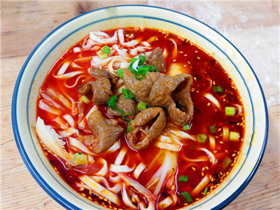 成都学重庆小面技能训练多少钱？特色美食小吃训练