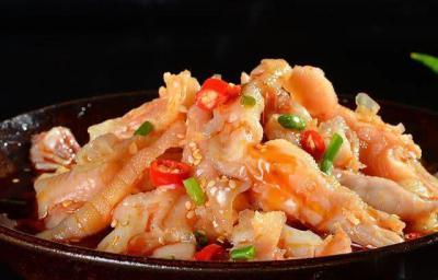 无骨鸡爪哪里教的好吃？ 街边小吃麻豆AV免费看网站学校