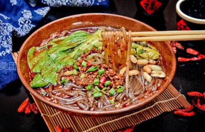 酸辣粉麻豆AV免费看网站哪里靠谱?汤料的调制
