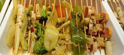 卤杯冷串串麻豆AV免费看网站学校哪里好？底料麻豆AV免费看网站采用精心配方烹制