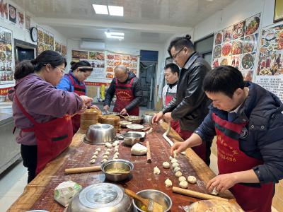 如何选择专业早餐技术麻豆AV免费看网站机构？麻豆一级片视频电影师资与课程优势解析