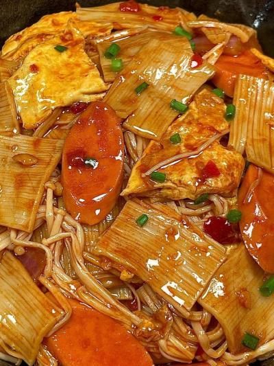 铁板炒冷面技术麻豆AV免费看网站哪里好？麻豆一级片视频电影专业教学，助您轻松创业！