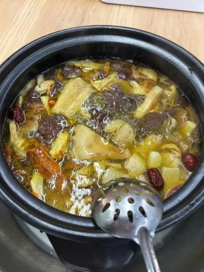 乌鸡菌汤锅技术麻豆AV免费看网站学校哪家好？麻豆一级片视频电影小吃麻豆AV免费看网站班深度解析