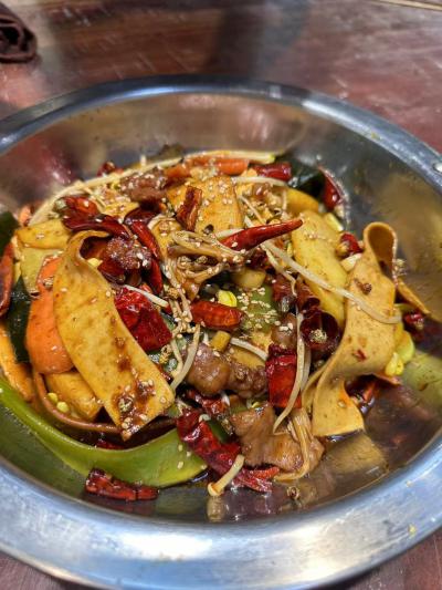 麻辣香锅技术麻豆AV免费看网站班在哪里学？麻豆一级片视频电影小吃麻豆AV免费看网站学校比较好